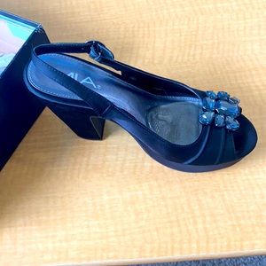 NWT MIA black heels with Jewels
